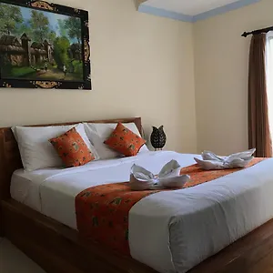 Kubu Loris Guest house